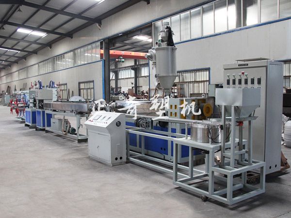 Inlaid round dripper drip irrigation pipe machine